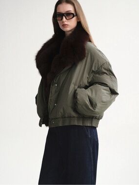 Source Unknown DOLLA FUR COLLAR DOWN JACKET in Khaki One size